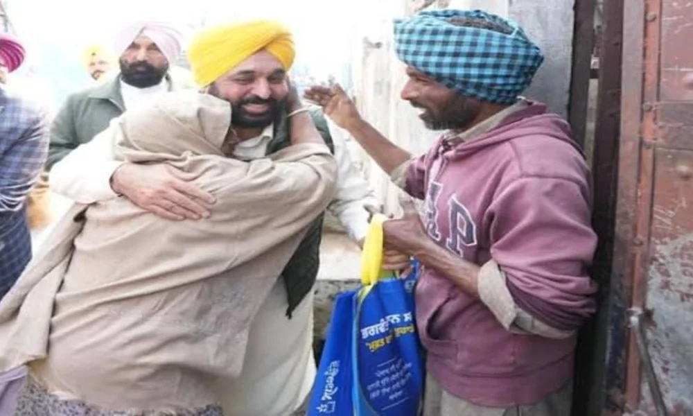 घर-घर पहुंचेगी खुशहाली: Mann सरकार ने ‘आटा-दाल’ Scheme को बनाया ‘Complete Ration Package’, New Year से मिलेगी Home Delivery