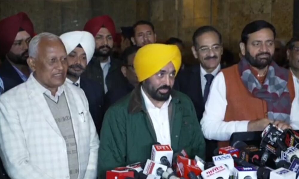 SYL पर पंजाब-हरियाणा की बैठक: दोनों सीएम बोले-अच्छे माहाैल में बात हुई है झगड़ा निपट जाना चाहिए