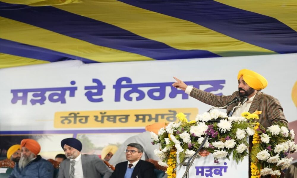 शिरोमणि गुरुद्वारा प्रबंधक कमेटी के प्रधान गुरु साहिबान के सिपाही बनने की बजाय सुखबीर बादल के सिपाही बने हुए हैं जो पंथ के लिए बहुत दुर्भाग्यपूर्ण है – CM भगवंत सिंह मान