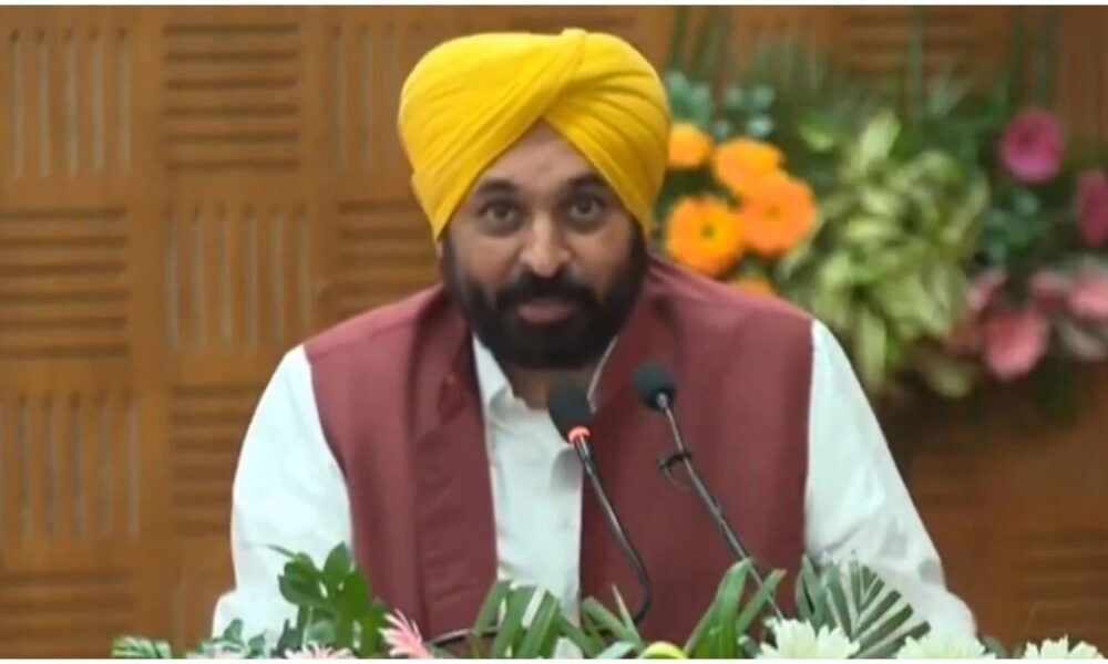 Punjab CM Bhagwant Mann को बम से उड़ाने की धमकी, मोहाली के 10 स्कूलों को किया गया बंद, सुरक्षा एजेंसियां अलर्ट मोड में