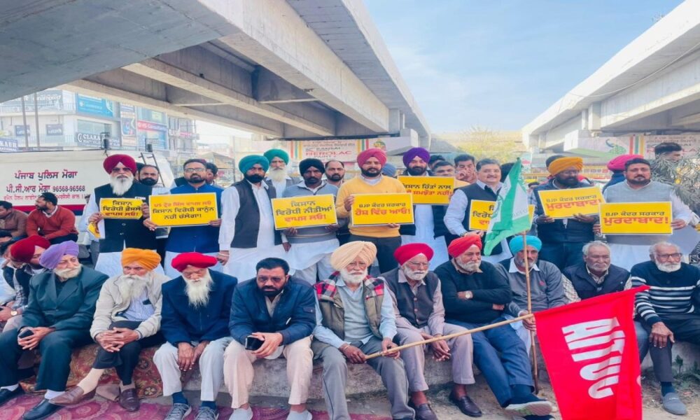 भारत-अमेरिका व्यापार समझौते के खिलाफ ‘AAP’ का पंजाब भर में जोरदार प्रदर्शन, केंद्र पर देश के हितों को बेचने का लगाया आरोप