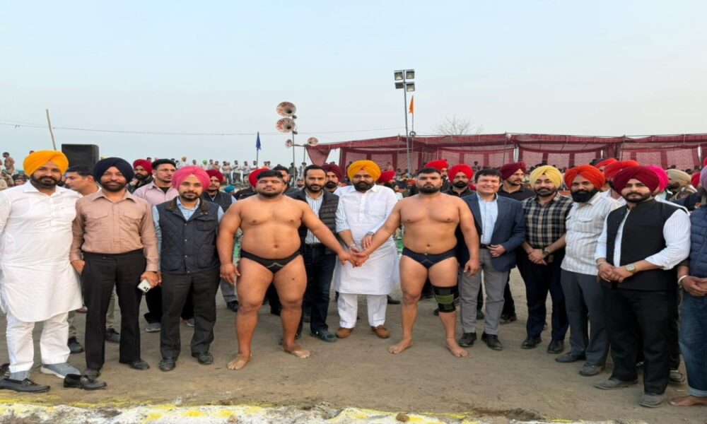 Gharachon Wrestling Dangal : गांव घराचों में महाकुश्ती दंगल की धूम, विजेता पहलवान को मिला फोर्ड ट्रैक्टर