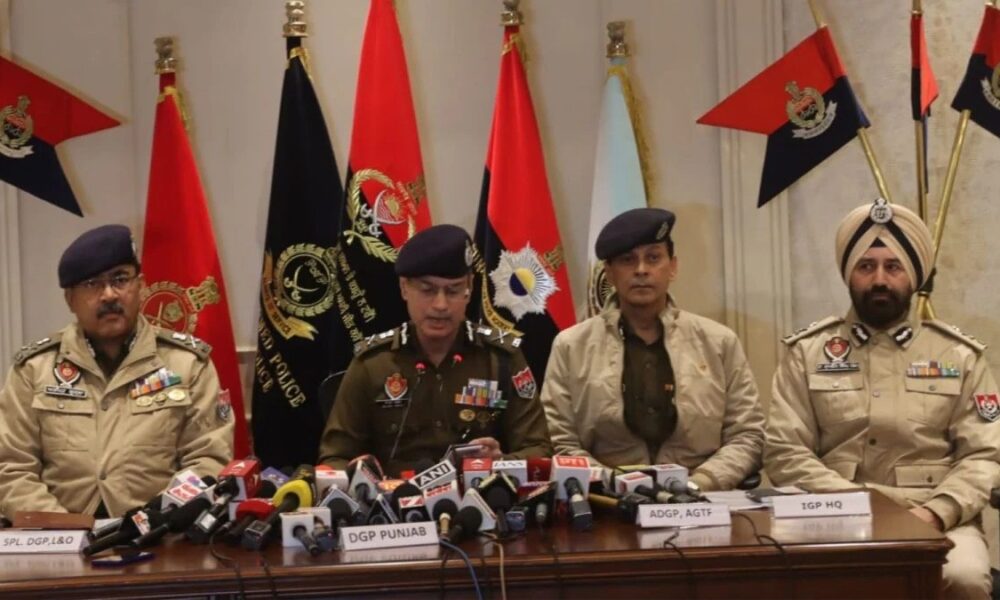 पंजाब में ऑपरेशन प्रहार-2.0, 12000 पुलिसकर्मी फील्ड में:जगह-जगह नाकेबंदी; डीजीपी बोले- गलत राह पर निकले युवक सरेंडर करें
