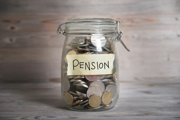 EPFO पेंशन पर फिर बहस: क्या प्राइवेट कर्मचारियों की न्यूनतम पेंशन ₹9,000 हो पाएगी?