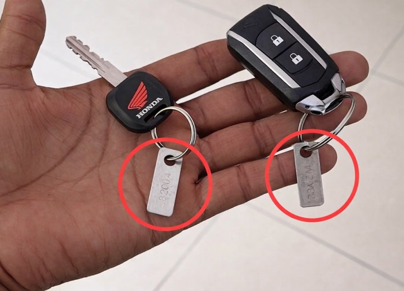 वाहन की चाबी के साथ मिलने वाला मेटल टैग क्यों है इतना अहम? जानिए इसका असली उपयोग
