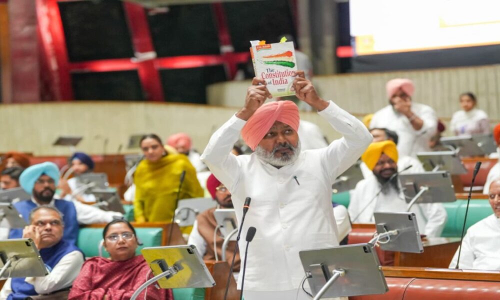 महिलाओं के खिलाफ अपमानजनक टिप्पणियां और भद्दी शब्दावली बिल्कुल भी बर्दाश्त योग्य नहीं; कांग्रेसी विधायक सुखपाल सिंह खैहरा तुरंत माफी मांगें: Harpal Singh Cheema