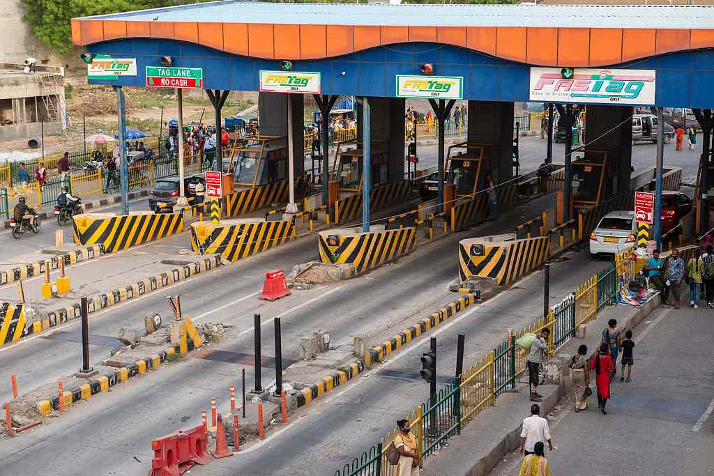 1 अप्रैल से बढ़ेगी FASTag एनुअल पास की कीमत, अब ₹3,075 चुकाने होंगे – 52 लाख से ज्यादा यूजर्स प्रभावित