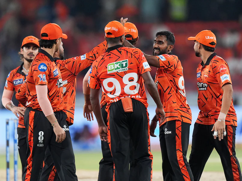 IPL 2026: हैदराबाद की धमाकेदार जीत, अभिषेक शर्मा के तूफानी शतक ने दिल्ली को किया बेबस
