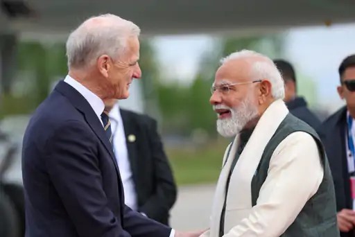43 साल बाद नॉर्वे पहुंचे भारतीय प्रधानमंत्री, ओस्लो एयरपोर्ट पर हुआ भव्य स्वागत