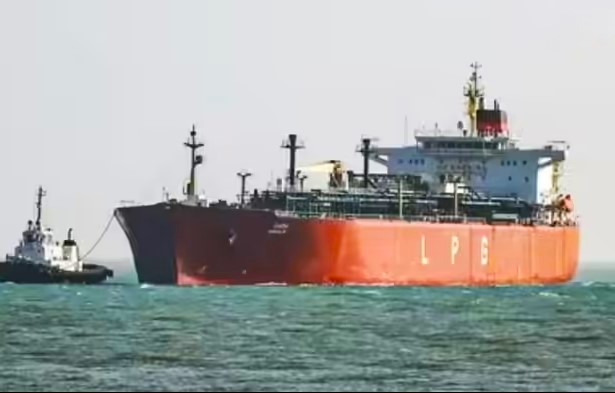 होर्मुज संकट के बीच भारत के लिए राहत, LPG से भरा ‘सर्व शक्ति’ जहाज सुरक्षित तरीके से आगे बढ़ा