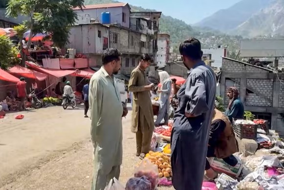 PoK में बढ़ता संकट: प्रदर्शनकारियों पर दबाव के आरोप, जरूरी सामान की कमी से लोगों की बढ़ी परेशानी