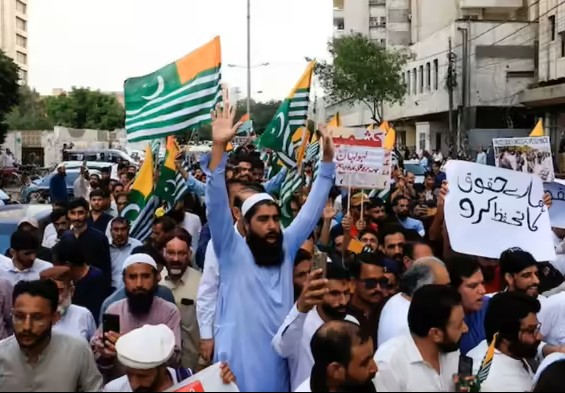 PoK में 9 जून को बड़े बंद की तैयारी, पाकिस्तान सरकार के खिलाफ उबाल; इंटरनेट सेवाएं रोकी गईं