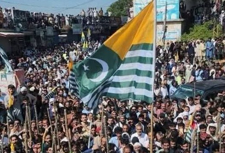 PoK में उबाल: महिलाओं और बच्चों की हिरासत से भड़का आक्रोश, पाकिस्तानी सुरक्षा बलों के खिलाफ बढ़ी नाराजगी