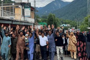 PoK चुनाव के बीच बवाल: सेना पर उठे सवाल, कई संगठनों ने किया बहिष्कार का ऐलान