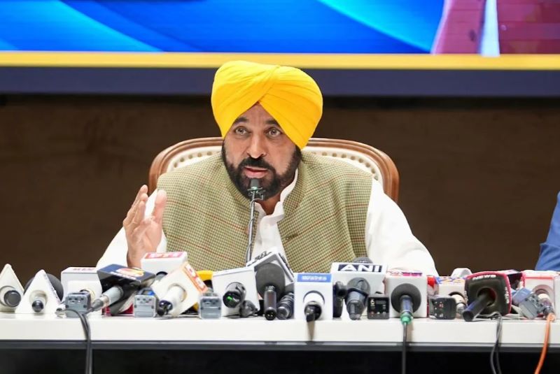 सीमावर्ती स्कूलों में स्वतंत्रता दिवस समारोह पर सवाल, NHRC ने पंजाब सरकार से मांगी रिपोर्ट; मान बोले- देशभक्ति का प्रमाण देने की जरूरत नहीं