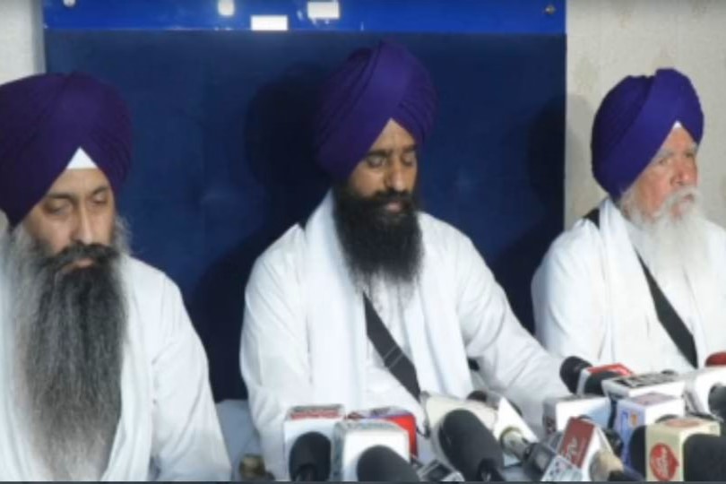 अकाल तख्त का सख्त आदेश: अमरजीत चावला और ज्ञानी मलकीत सिंह को खालसा पंथ से बाहर किया, धार्मिक संस्थाओं में सेवा पर रोक