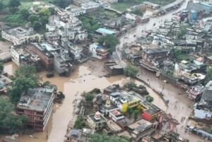 यूपी में बाढ़ का कहर: चित्रकूट में मंदाकिनी ने पार किया खतरे का निशान, 475 घर क्षतिग्रस्त; कई जिलों में नदियां उफान पर