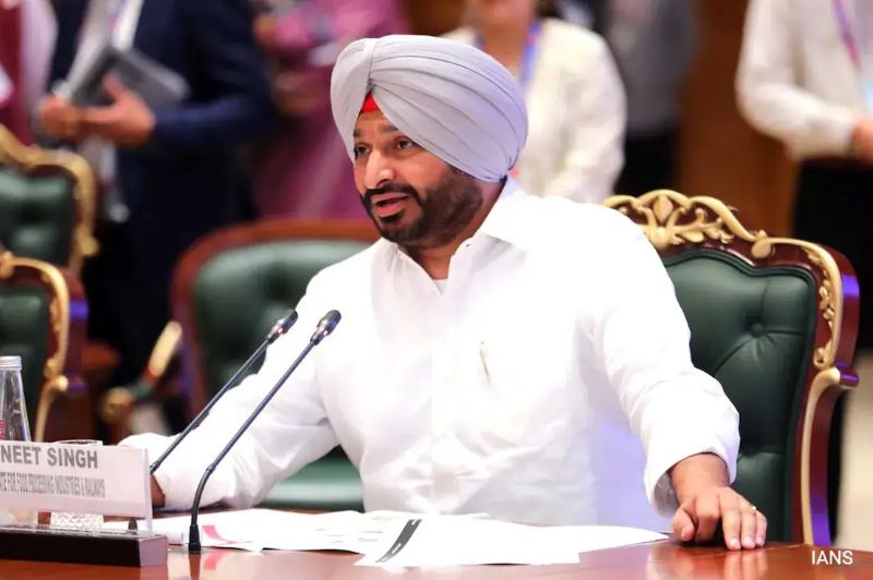 पाकिस्तान के नंबर से रवनीत बिट्टू को धमकी, ‘टीम कभी भी पहुंच सकती है’; करीबियों और सुरक्षाकर्मियों को भी निशाना बनाने की बात