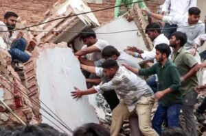 सत्य निकेतन PG हादसा: बेसमेंट की खुदाई बनी पांच मंजिला इमारत के गिरने की वजह, 6 की मौत; पड़ोसी बिल्डिंग भी खाली कराई