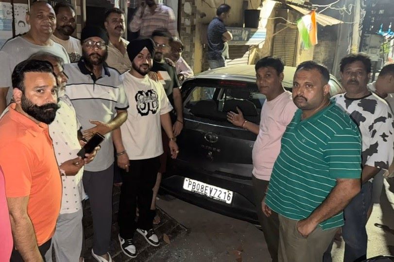 जालंधर में भाजपा नेता के घर तोड़फोड़ से मचा हड़कंप, कार के शीशे टूटे; पुलिस जांच में जुटी