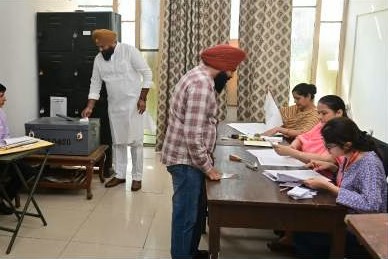 पंजाब यूनिवर्सिटी सीनेट चुनाव: 15 सीटों पर 51 उम्मीदवारों की किस्मत दांव पर, 271 बूथों पर वोटिंग शुरू