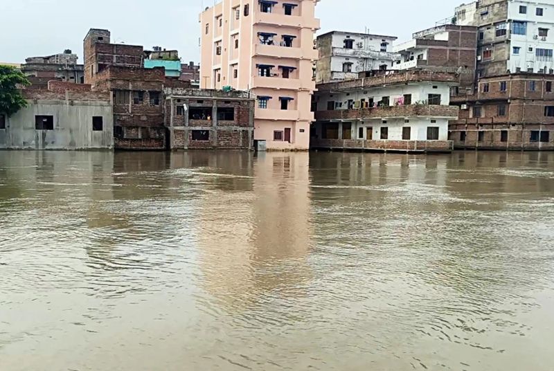 मानसून लौटने लगा, लेकिन बाढ़ का कहर जारी: लखनऊ में 40 हजार घरों में घुसा पानी, बिहार में 27 लोगों की मौत; कई राज्यों में मौसम बदला