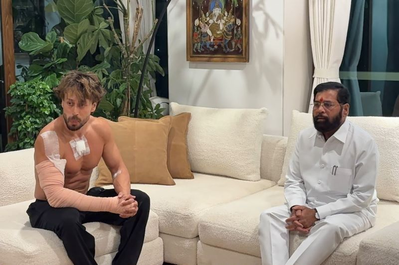 टाइगर श्रॉफ की कार पर फायरिंग से मचा हड़कंप, घायल ड्राइवर को लेकर खुद अस्पताल पहुंचे एक्टर; 15 पुलिस टीमें जांच में जुटीं