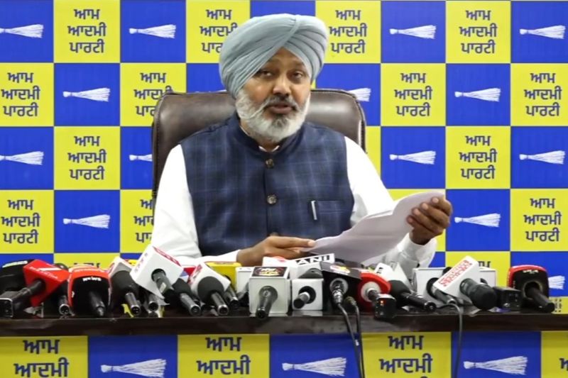 मजीठिया के खिलाफ विजिलेंस का बड़ा एक्शन, 736 करोड़ के लेन-देन की जांच; हजारों पन्नों में दर्ज वित्तीय गतिविधियों का हिसाब