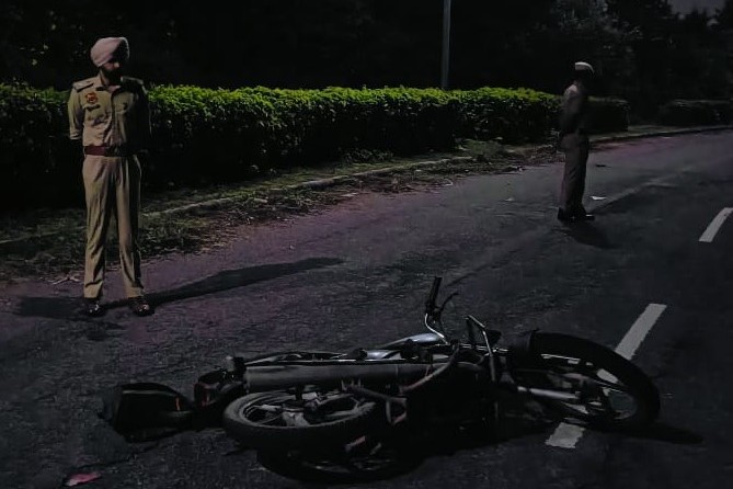 पंचकूला में गैंगस्टरों से पुलिस की मुठभेड़, दो शूटर घायल होकर गिरफ्तार; SHO की जैकेट पर लगी गोली